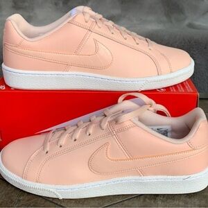 Nike Women's Peach Sneakers